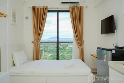 Nice and Minimalist Studio at Sky House BSD Apartment By Travelio