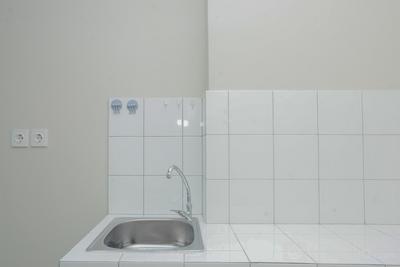 Apartemen Springlake Summarecon Bekasi - Unfurnished Studio 6th Floor Springlake Summarecon Apartment with AC By Travelio