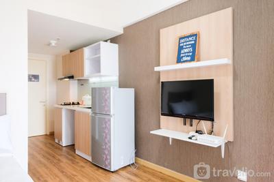 Comfy Studio Apartment with Extra Bed at M-Town Residence By Travelio