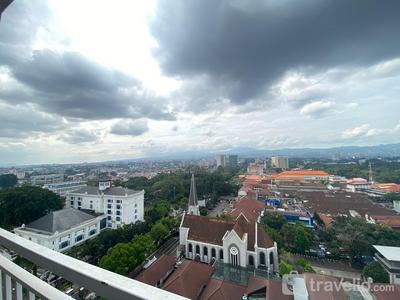 Apartemen El Royale - Deluxe and Well Appointed 2BR at El Royale Apartment By Travelio