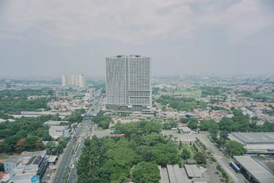 Apartemen Collins Boulevard - Well Furnished and Comfy Studio Collins Boulevard Apartment By Travelio