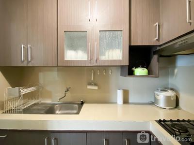 Apartemen Crown Court Executive Condominium - Homey 2BR Apartment Crown Court Executive Condominium By Travelio