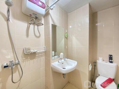 Apartemen Parahyangan Residence - Homey and Clean 1BR Apartment at Parahyangan Residence By Travelio