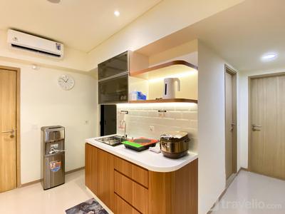 Apartemen Meikarta - Comfortable Design 2BR with Working Space Apartment at Meikarta By Travelio