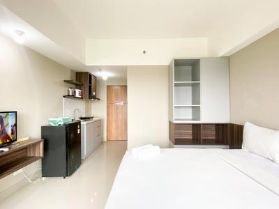 Apartemen LRT City Jatibening - Comfy and Homey Studio at Gateway Park LRT City Bekasi Apartment By Travelio