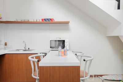 Apartemen Asatti - Comfortable 3BR Room with Pool View at Asatti Apartment By Travelio