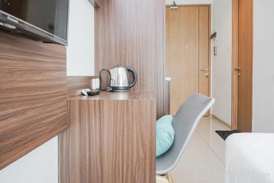 Apartemen Tree Park City Cikokol - Modern Studio Apartment at Tree Park Cikokol By Travelio