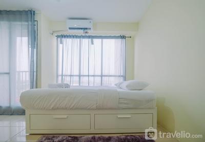 Apartemen Tifolia - Tifolia Studio Apartment with Double Bed near LRT Station By Travelio