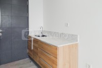 Apartemen Collins Boulevard - Studio Unfurnished at Collins Boulevard Apartment By Travelio