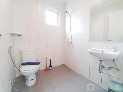 Guest House Vanya Park - Homey Studio at Alesha Vanya Park BSD Guest House (Sharing Bathroom) By Travelio