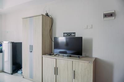 Apartemen Green Lake View - Cozy Living and Homey Studio Green Lake View Apartment By Travelio