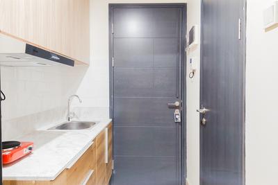 Apartemen Collins Boulevard - Homey and Cozy Living Studio at Collins Boulevard Apartment By Travelio