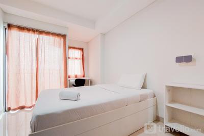 Cozy Living Studio Apartment Springwood Residence Tangerang By Travelio