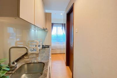 Apartemen Puri Mansion - Restful and Strategic Studio at Puri Mansion Apartment By Travelio