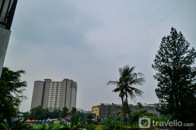 Apartemen Green Lake View - Chic and Cozy Studio Green Lake View Apartment By Travelio