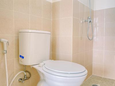 Apartemen Podomoro Golf View - Warm Studio Unfurnished with AC at Podomoro Golf View Apartment By Travelio