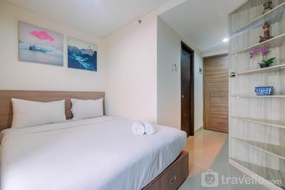 Apartemen Grand Dhika City Jatiwarna - Stylish and Posh Studio Grand Dhika City Apartment By Travelio