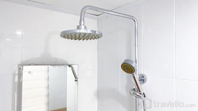 Apartemen Green Pramuka City - Modern 2BR Green Pramuka City Apartment near Shopping Center By Travelio