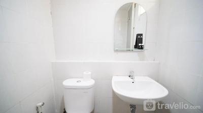 Apartemen Gunawangsa Merr - Comfy and Clean Studio Room Apartment at Gunawangsa Merr By Travelio