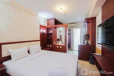 Apartemen Green Palace Kalibata - Minimalist Studio Green Palace Kalibata Apartment near Public Transportation By Travelio