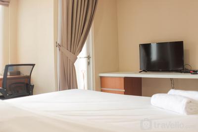 Comfort and Cozy Stay Studio at Grand Dhika City Jatiwarna Apartment By Travelio