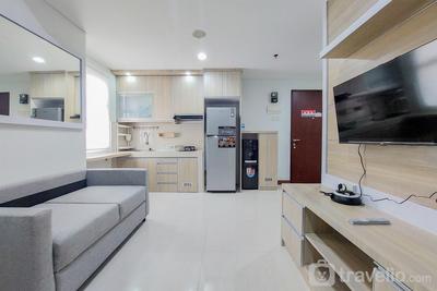 Elegant and Comfort 2BR Apartment at Springwood Residence Tangerang By Travelio