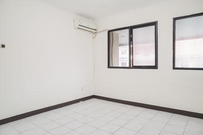 Apartemen Kondominium Rajawali - Unfurnished 1BR With AC at Kondominium Rajawali Apartment By Travelio