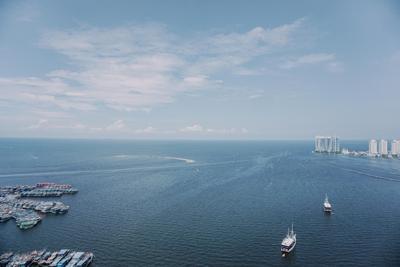 Apartemen Green Bay Condominium - Stunning and Spacious 2BR Green Bay Condominium Apartment By Travelio