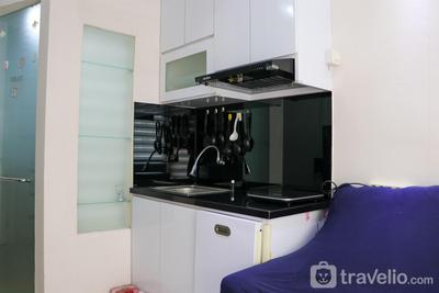 Apartemen Green Pramuka City - Modern 2BR Green Pramuka City Apartment near Shopping Center By Travelio