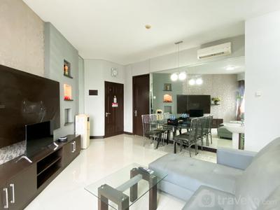 Apartemen Crown Court Executive Condominium - Homey 2BR Apartment Crown Court Executive Condominium By Travelio