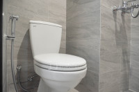 Apartemen Collins Boulevard - Unfurnished Studio with AC at Collins Boulevard Apartment By Travelio