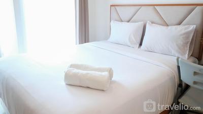 Calm Studio at Supermall Mansion Apartment Benson Tower By Travelio