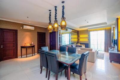 Modern and Comfortable 3BR at Bellezza Apartment By Travelio