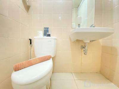 Apartemen Parahyangan Residence - Nice and Cozy 2BR Apartment at Parahyangan Residence By Travelio