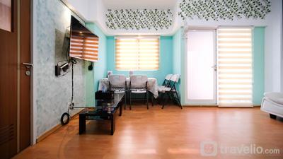 Apartemen Puncak Dharmahusada - Homey 2BR with Extra Room at Puncak Dharmahusada Apartment By Travelio