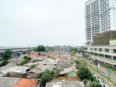 Apartemen Grand Dhika City - Comfortable and Strategic Studio at Grand Dhika City Apartment By Travelio