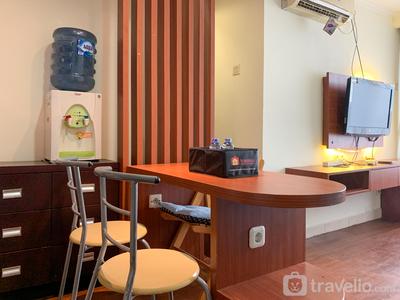 Apartemen Patria Park - Warm and Cozy 2BR Patria Park Apartment By Travelio