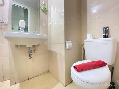 Apartemen Parahyangan Residence - Homey and Clean 1BR Apartment at Parahyangan Residence By Travelio