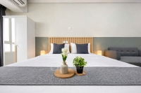 Strategic and Neat Studio at Nifarro Park Apartment By Travelio