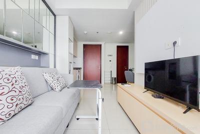 Spacious and Nice 3BR at Green Sedayu Apartment By Travelio