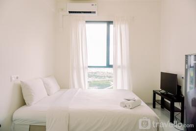 Minimalist and Nice Studio at Sky House Alam Sutera Apartment By Travelio