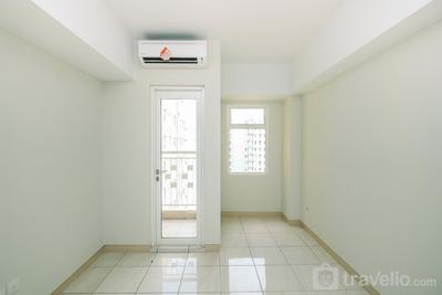 Apartemen Springlake Summarecon Bekasi - Unfurnished Studio with AC at 26th Pool View The Springlake Summarecon Apartment By Travelio