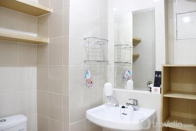 Apartemen Parahyangan Residence - Relaxing Studio Apartment at Parahyangan Residence with Mountain View By Travelio