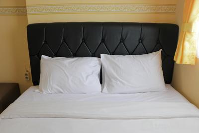 Apartemen Green Pramuka City - Nice and Colorfull 2BR at Green Pramuka City Apartment By Travelio