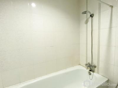 Apartemen Crown Court Executive Condominium - Homey 2BR Apartment Crown Court Executive Condominium By Travelio