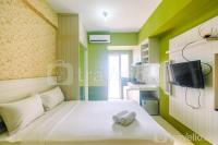 Relaxing and Simply Studio Green Lake View Apartment By Travelio