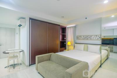 Apartemen Azalea Suites - Tranquil Studio Azalea Suites Apartment By Travelio