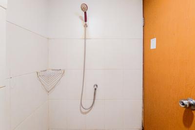 Apartemen Green Lake View - Homey and Cozy Stay Studio Green Lake View Apartment By Travelio