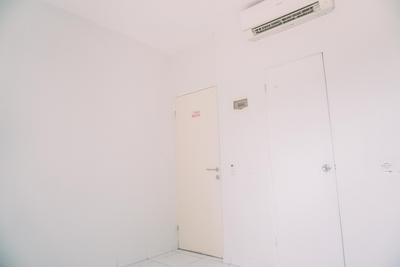 Apartemen Aeropolis Residence - Minimalis 2BR Unfurnished with AC Apartment at Aeropolis Residence By Travelio