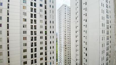 Apartemen Bassura City - Simply 2BR Unfurnished with AC at Bassura City Apartment near Mall By Travelio